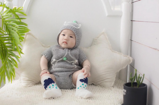 石河子宝宝揉眼睛是怎么回事